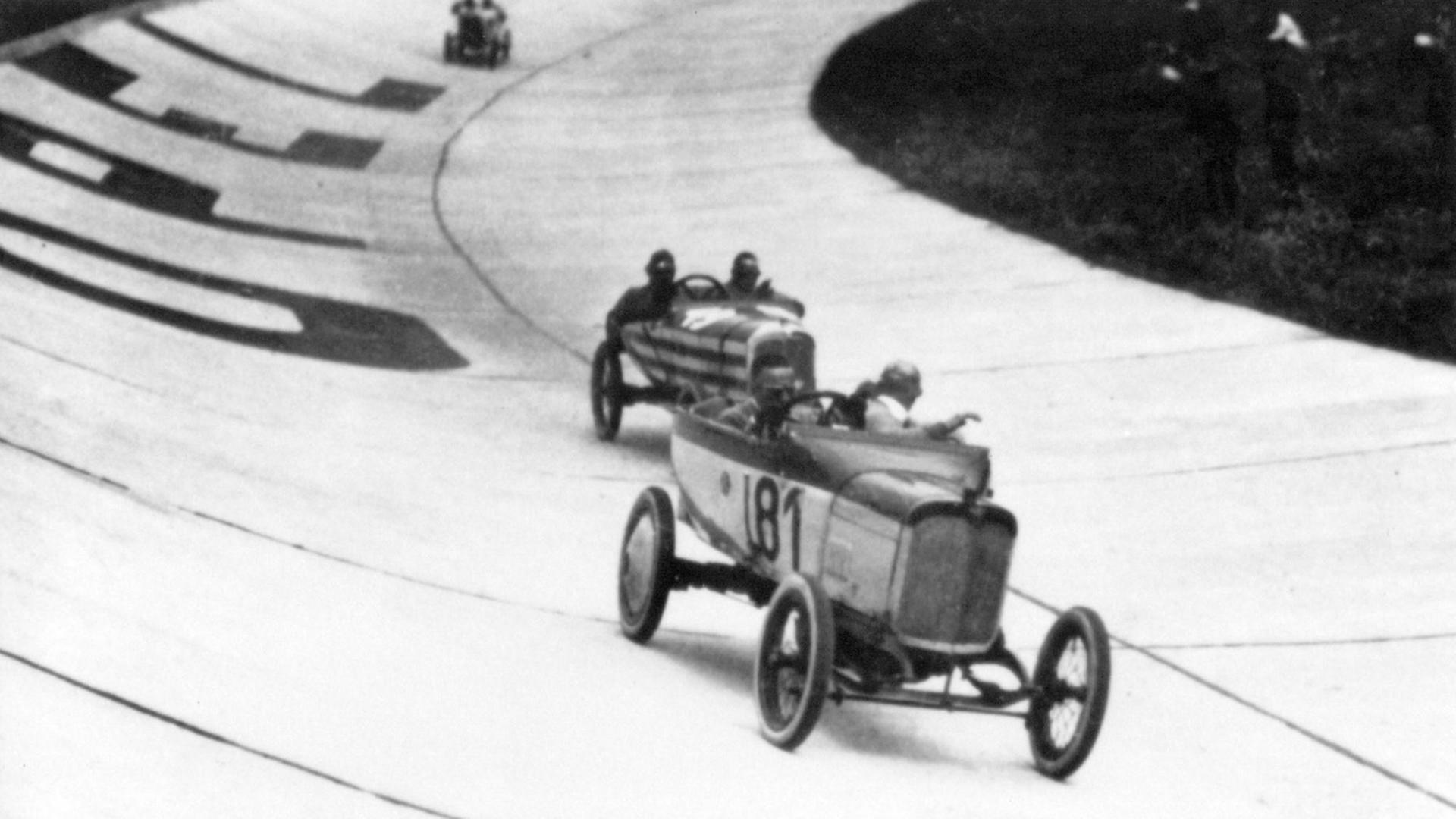 Autorennen auf der Opel-Rennbahn am 24. Oktober 1920 Autorennen auf der Opel-Rennbahn am 24. Oktober 1920