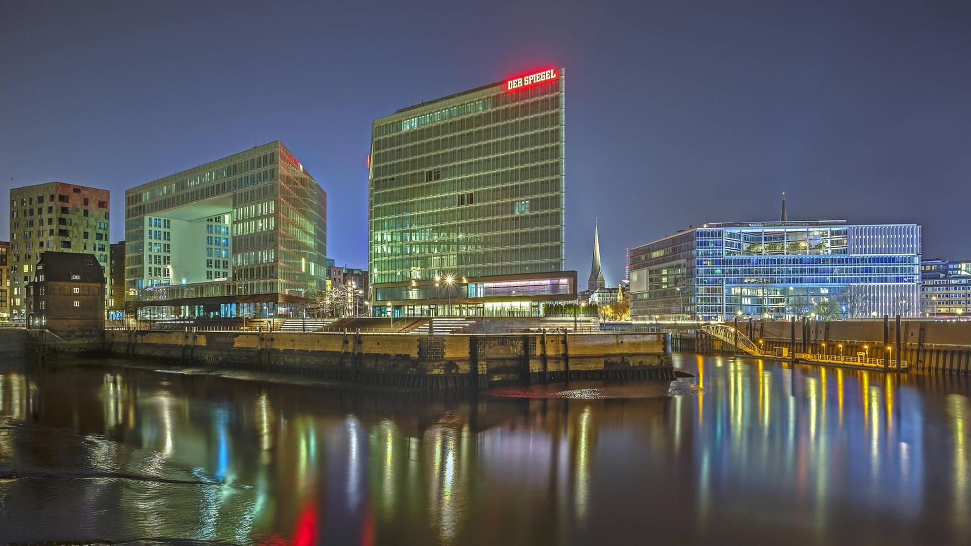 Das "Spiegel"-Verlagshaus in Hamburg an der Ericusspitze. Das "Spiegel"-Verlagshaus in Hamburg an der Ericusspitze.