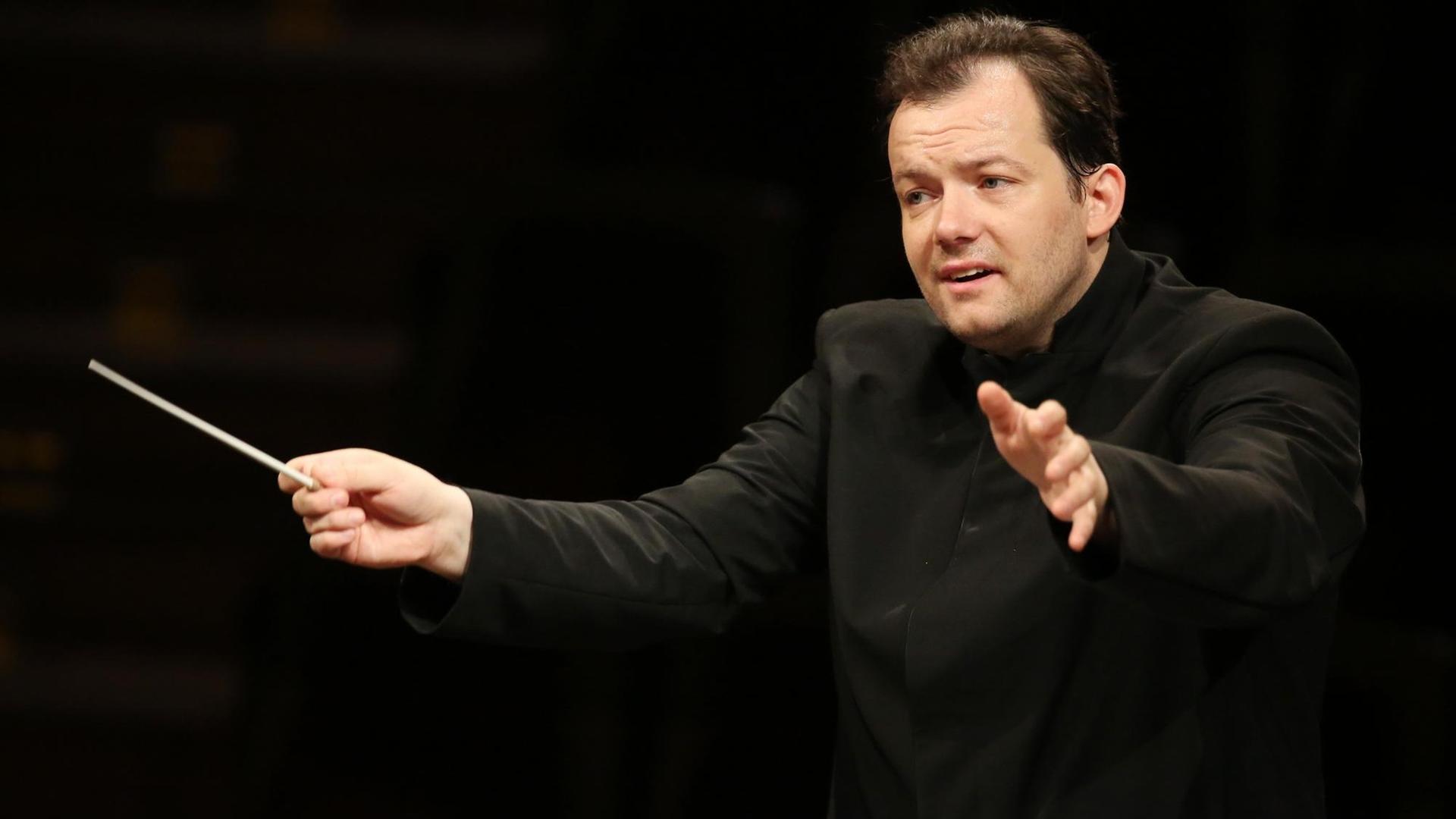 Andris Nelsons ist Chefdirigent beim Boston Symphony Orchestra Boston und am Leipziger Gewandhaus Andris Nelsons ist Chefdirigent beim Boston Symphony Orchestra Boston und am Leipziger Gewandhaus
