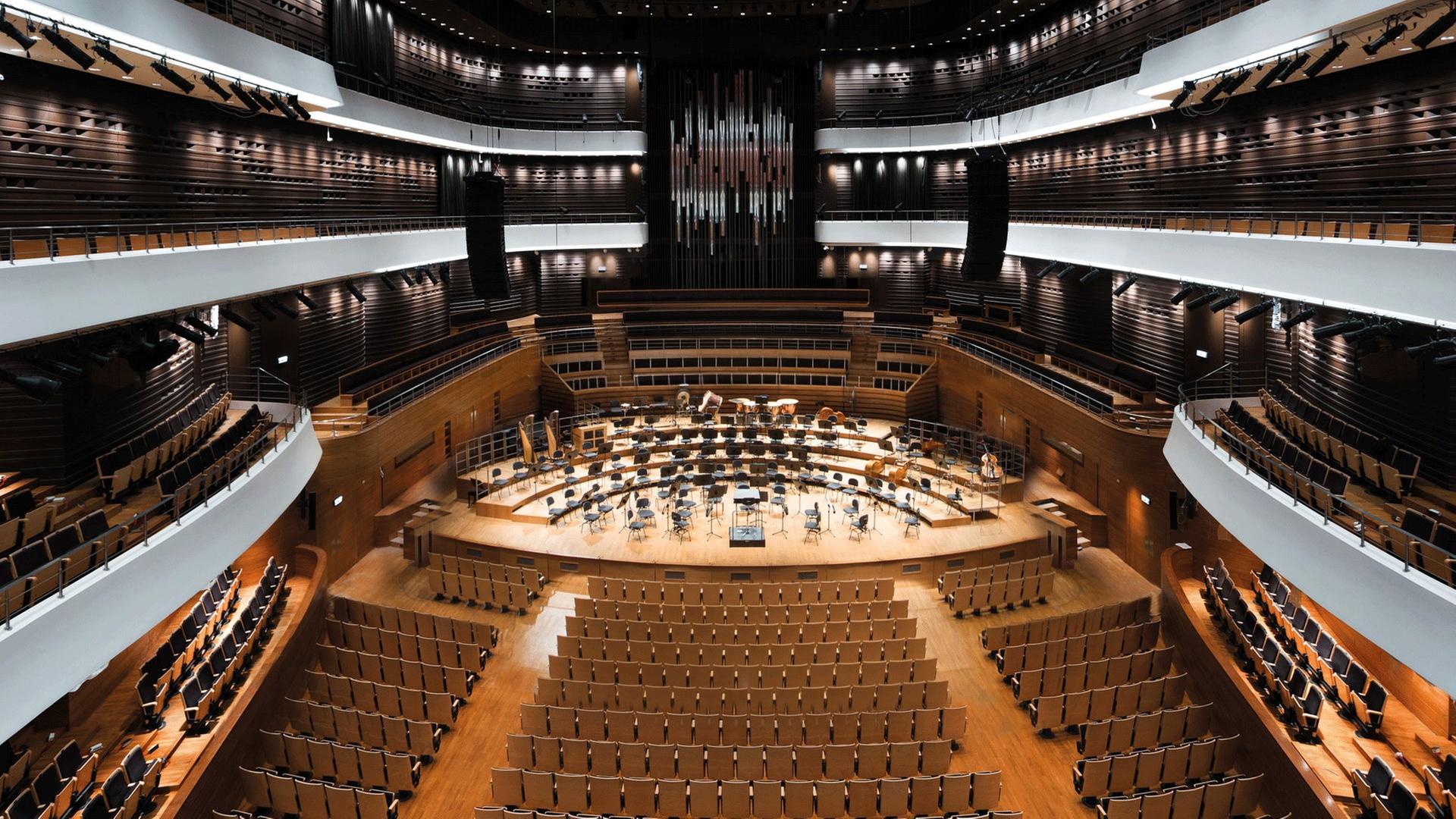 Der große Saal des Nationalen Musikforums Wrocław Der große Saal des Nationalen Musikforums Wrocław