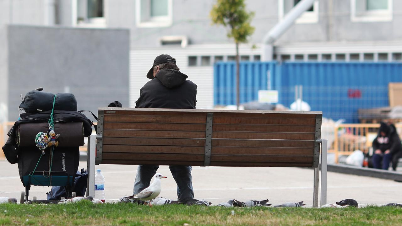 Ein Obdachloser in Barcelona