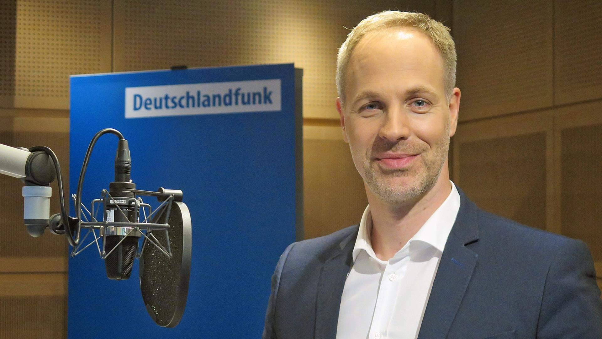 Sebastian Fiedler vom Bund Deutscher Kriminalbeamter im Deutschlandfunk-Studio. Sebastian Fiedler vom Bund Deutscher Kriminalbeamter im Deutschlandfunk-Studio.