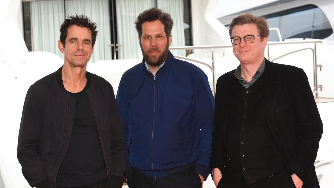 Tom Tykwer, Achim von Borries and Henk Handloegten, die Regisseure der TV-Serie "Babylon Berlin". Tom Tykwer, Achim von Borries and Henk Handloegten, die Regisseure der TV-Serie "Babylon Berlin".