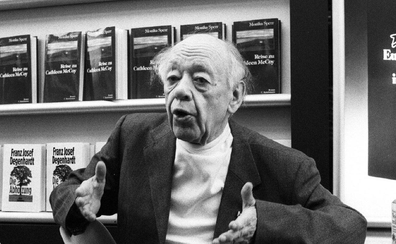 Eugène Ionesco (1909–1994) auf der Frankfurter Buchmesse im Jahr 1985. Eugène Ionesco (1909–1994) auf der Frankfurter Buchmesse im Jahr 1985.