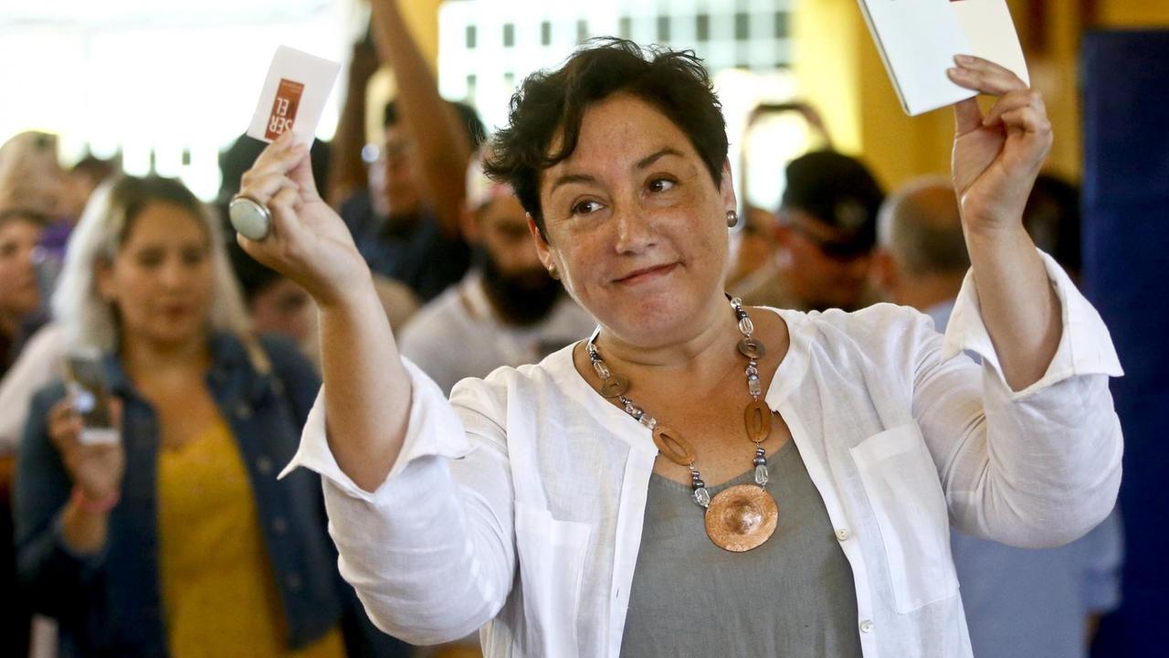 Beatriz Sánchez am Wahltag im November 2017. Sie trat damals als Gegenkandidatin zu Chiles Präsident Sebastian Pinera an.