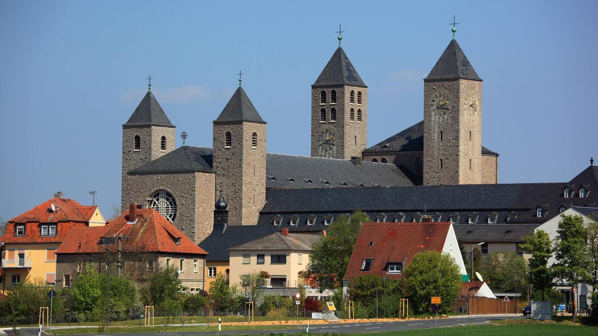 Die Benediktinerabtei Münsterschwarzbach Die Benediktinerabtei Münsterschwarzbach