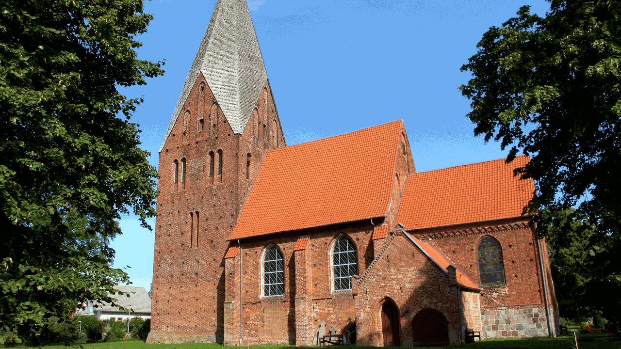 Die Dorfkirche Beidendorf (südlich von Wismar) Die Dorfkirche Beidendorf (südlich von Wismar)