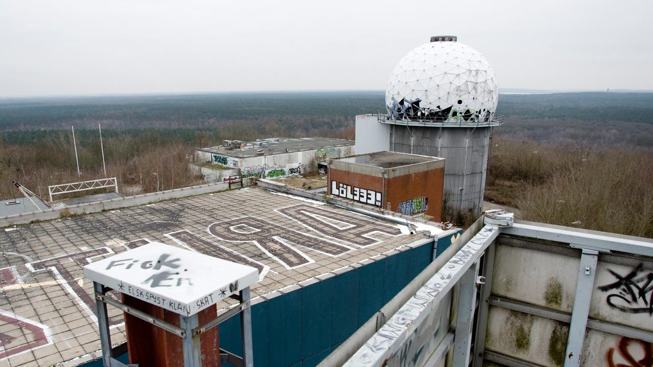 Blick auf die ehemalige Abhörstation auf dem Teufelsberg in Berlin, aufgenommen am 13.02.2011. Blick auf die ehemalige Abhörstation auf dem Teufelsberg in Berlin, aufgenommen am 13.02.2011.