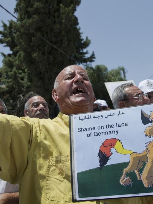 Im Mai 2019 demonstrierten Aktivisten des BDS vor dem Vertretungsbüro des Auswärtigen Amtes in Ramallah gegen den Bundestagsbeschluss zum BDS.