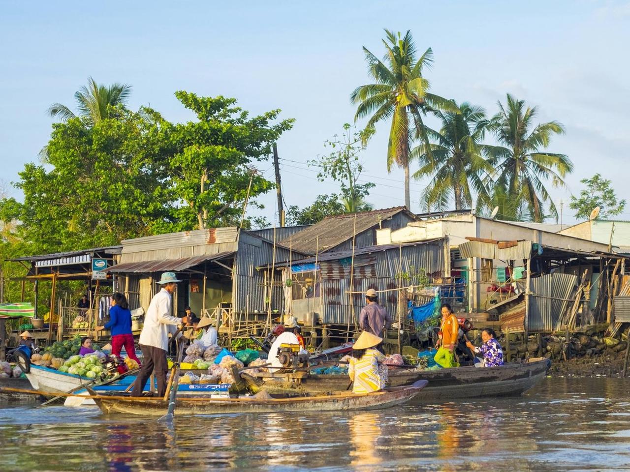 Ein schwimmender Markt im Mekong-Delta