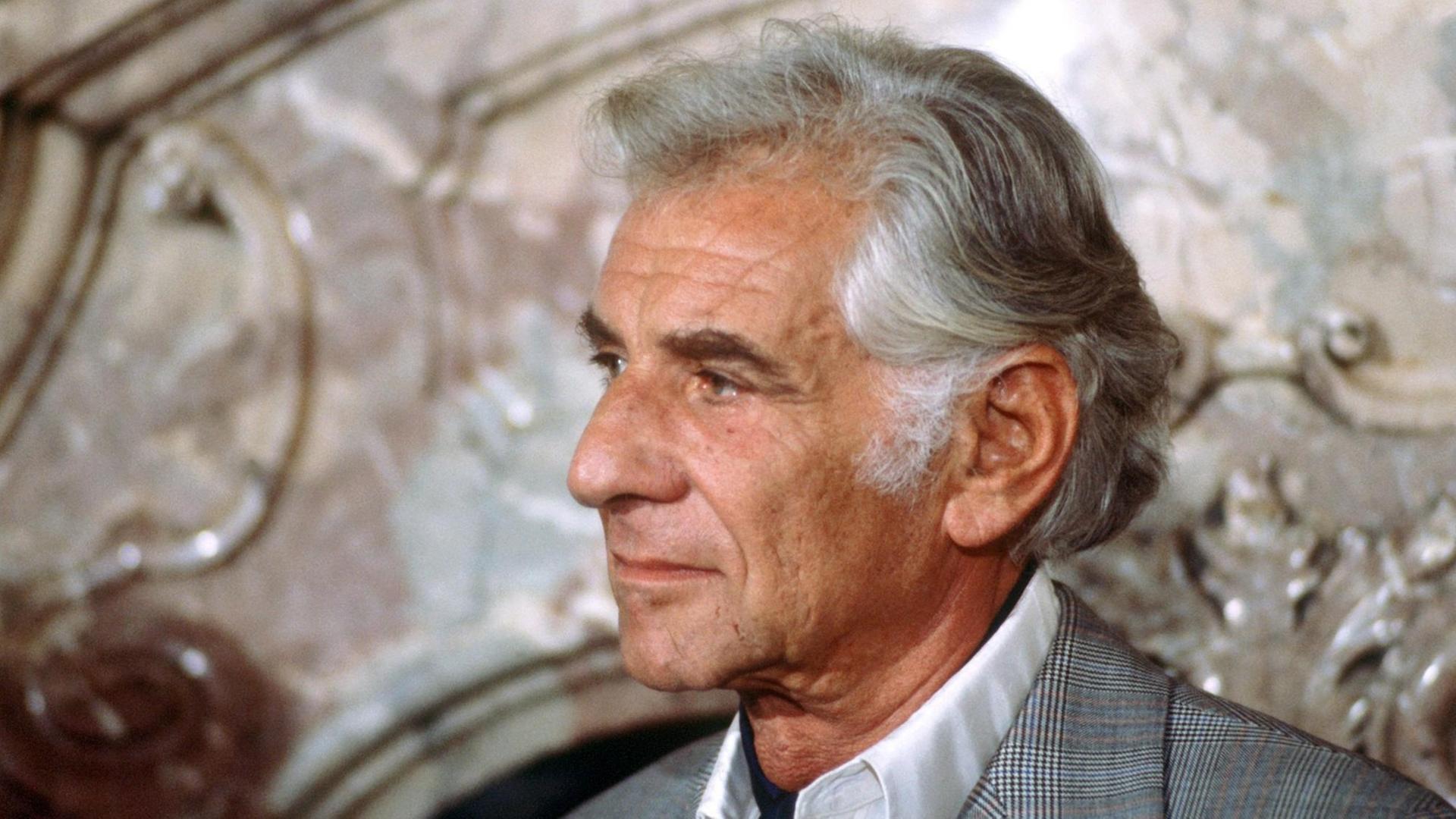 Der amerikanische Künstler Leonard Bernstein im Juli 1979 in Salzburg