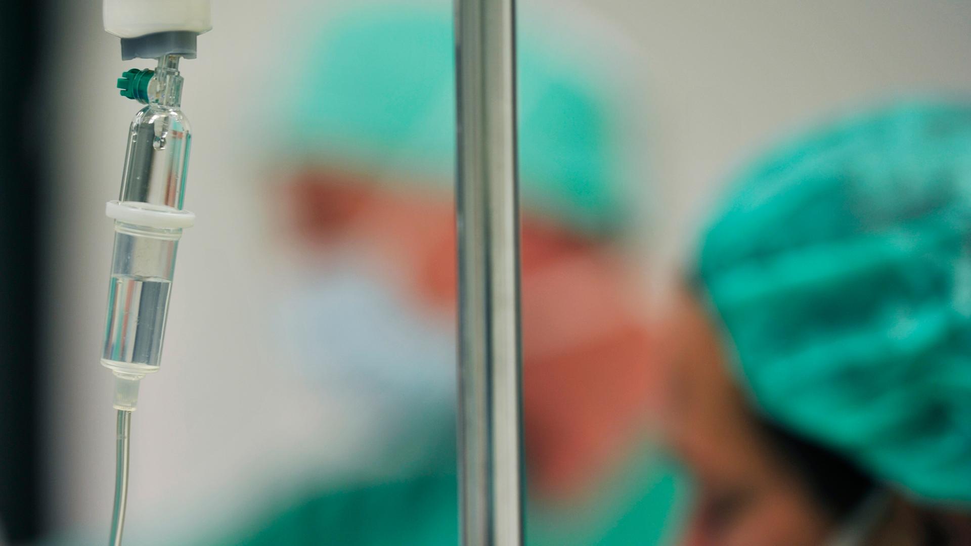 Das Foto zeigt die Vorbereitung und Nachbehandlung des endoskopischen Eingriffs Das Foto zeigt die Vorbereitung und Nachbehandlung des endoskopischen Eingriffs