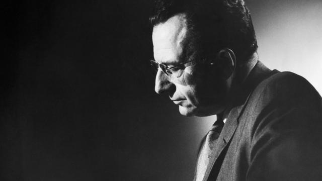 Porträt von Erich Fromm (1900-1980), Psychoanalytiker und Philosoph. Ca. 1922.