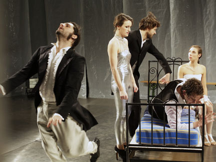 Edgar Eckert, Birgit Unterweger, Manolo Bertling, Sebastian Grünewald, Linda Pöppel in "Schuld und Sühne" am Centraltheater Leipzig. Edgar Eckert, Birgit Unterweger, Manolo Bertling, Sebastian Grünewald, Linda Pöppel in "Schuld und Sühne" am Centraltheater Leipzig.