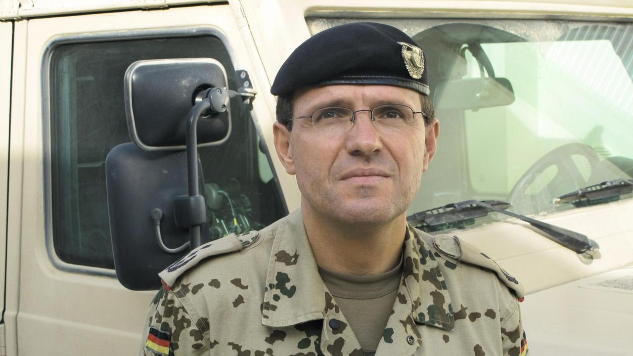 Oberst Georg Klein, der Kommandeur des zivil-militärischen Wiederaufbauteams in Kundus Oberst Georg Klein, der Kommandeur des zivil-militärischen Wiederaufbauteams in Kundus