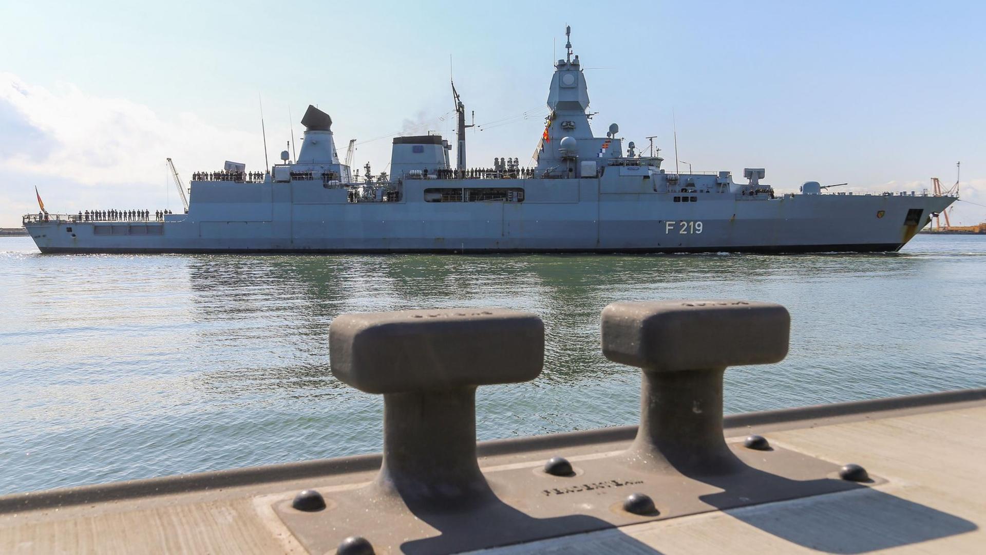 Das Foto zeigt die Fregatte "Sachsen" nach ihrer Rückkehr von der Operation "Sophia" im Mittelmeer. Das Foto zeigt die Fregatte "Sachsen" nach ihrer Rückkehr von der Operation "Sophia" im Mittelmeer.