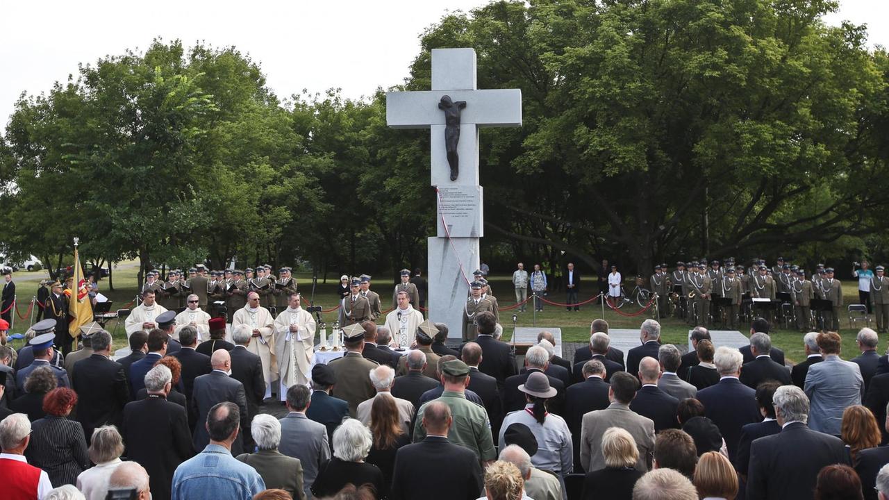 Polen gedenkt der Toten der Wolhynien-Massaker vor 70 Jahren am 11.07.2013 Polen gedenkt der Toten der Wolhynien-Massaker vor 70 Jahren am 11.07.2013