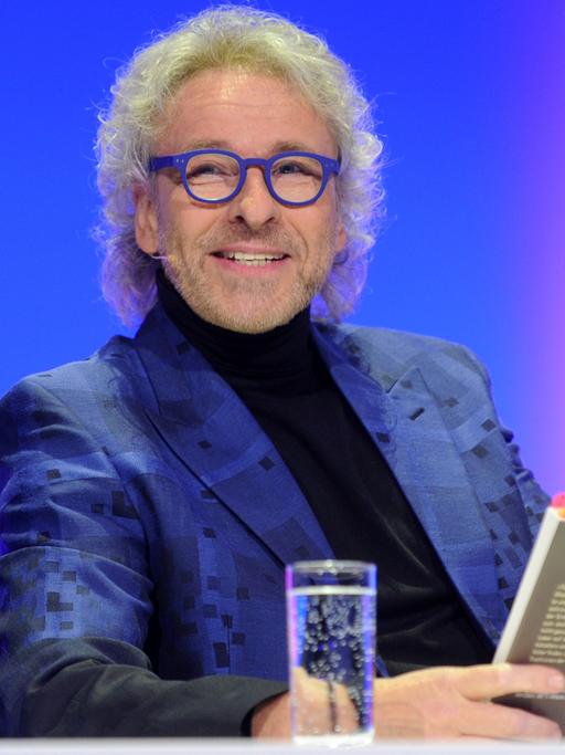 Der Moderator als Leseonkel: Thomas Gottschalk stellt in München seine Autobiografie "Herbstgold" vor.