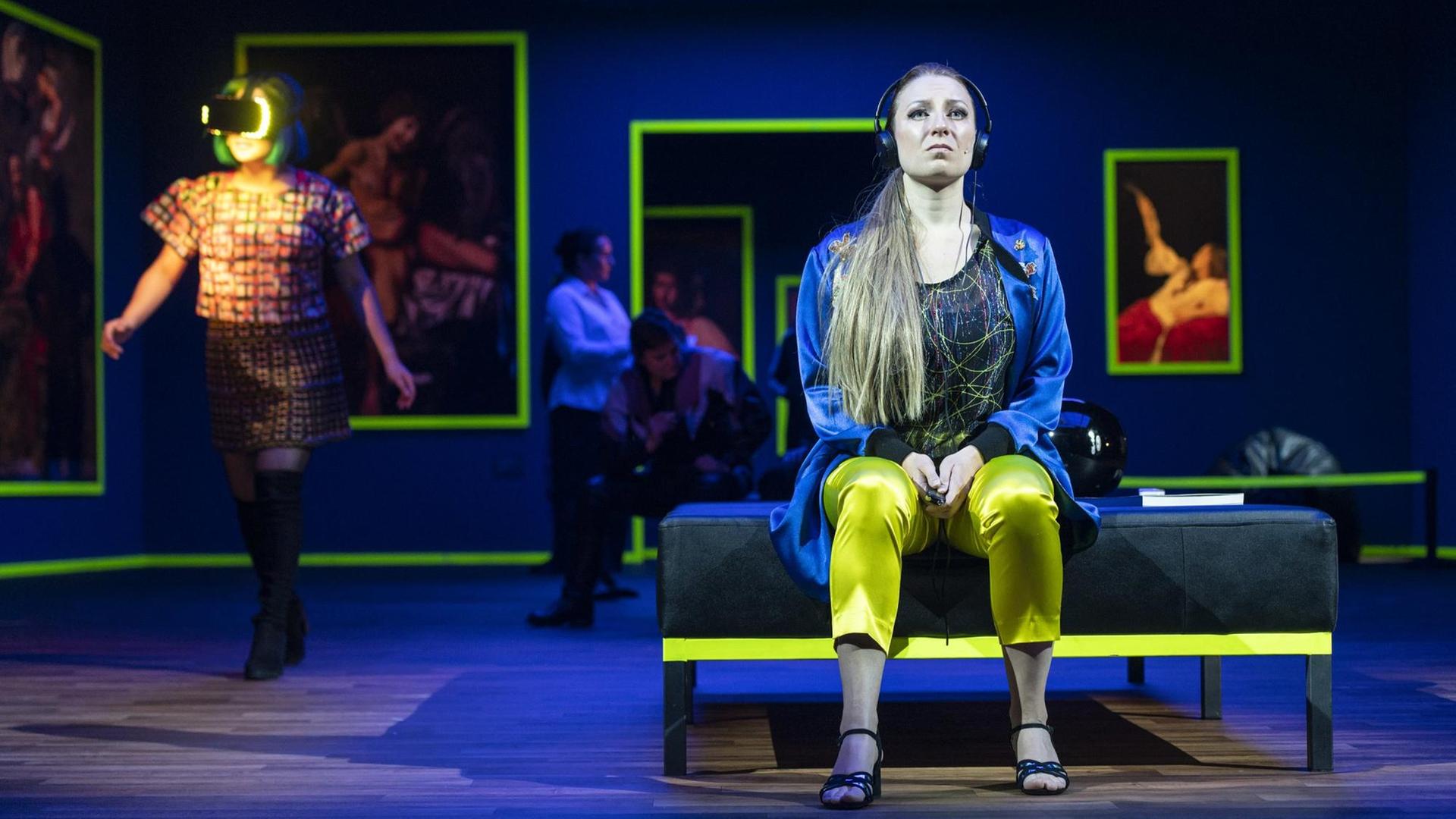 Die Schauspieler Jihyun Cecilia Lee und Natalya Boeva in "Orfeo ed Euridice" in Virtual Reality. Die Schauspieler Jihyun Cecilia Lee und Natalya Boeva in "Orfeo ed Euridice" in Virtual Reality.