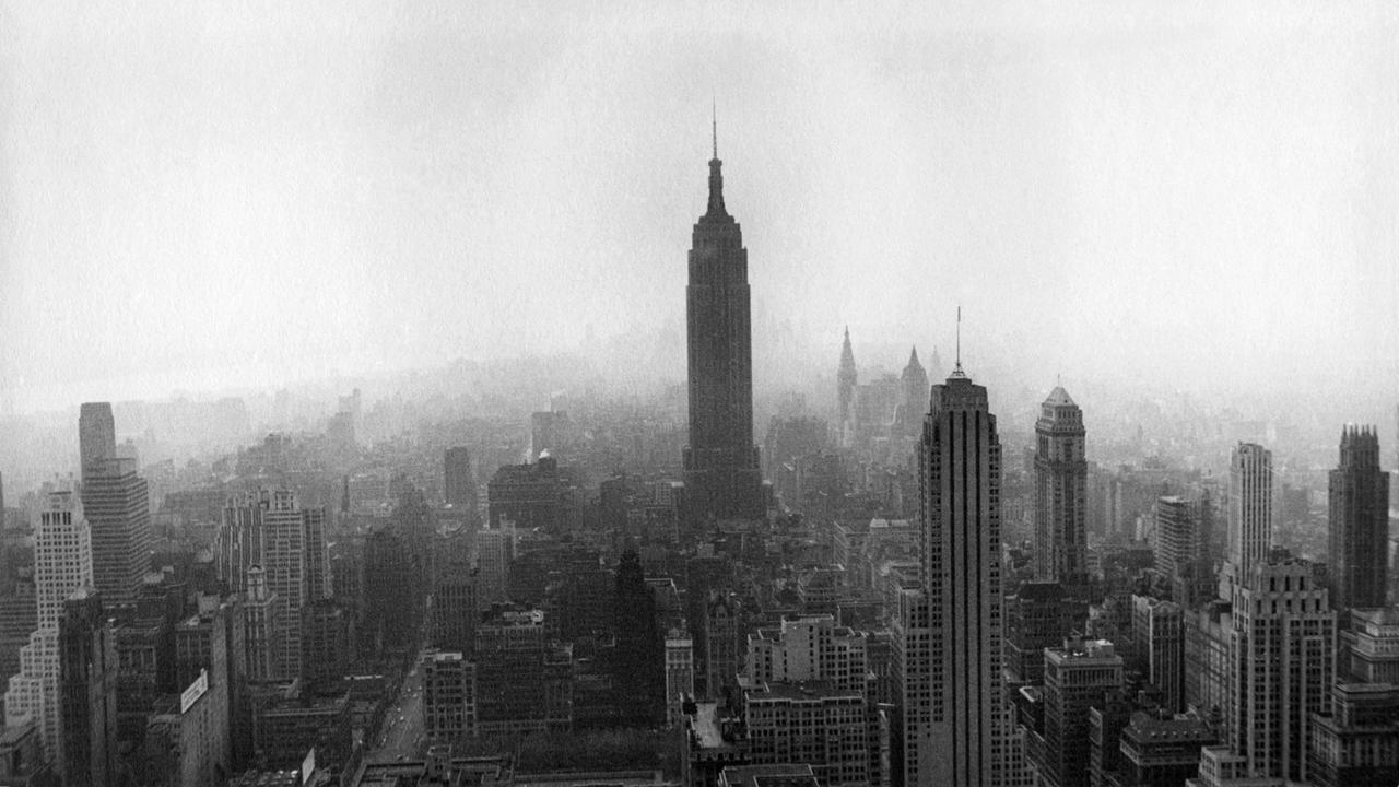 Blick über Manhattan mit dem Empire State Building, aufgenommen ca. 1950 Blick über Manhattan mit dem Empire State Building, aufgenommen ca. 1950
