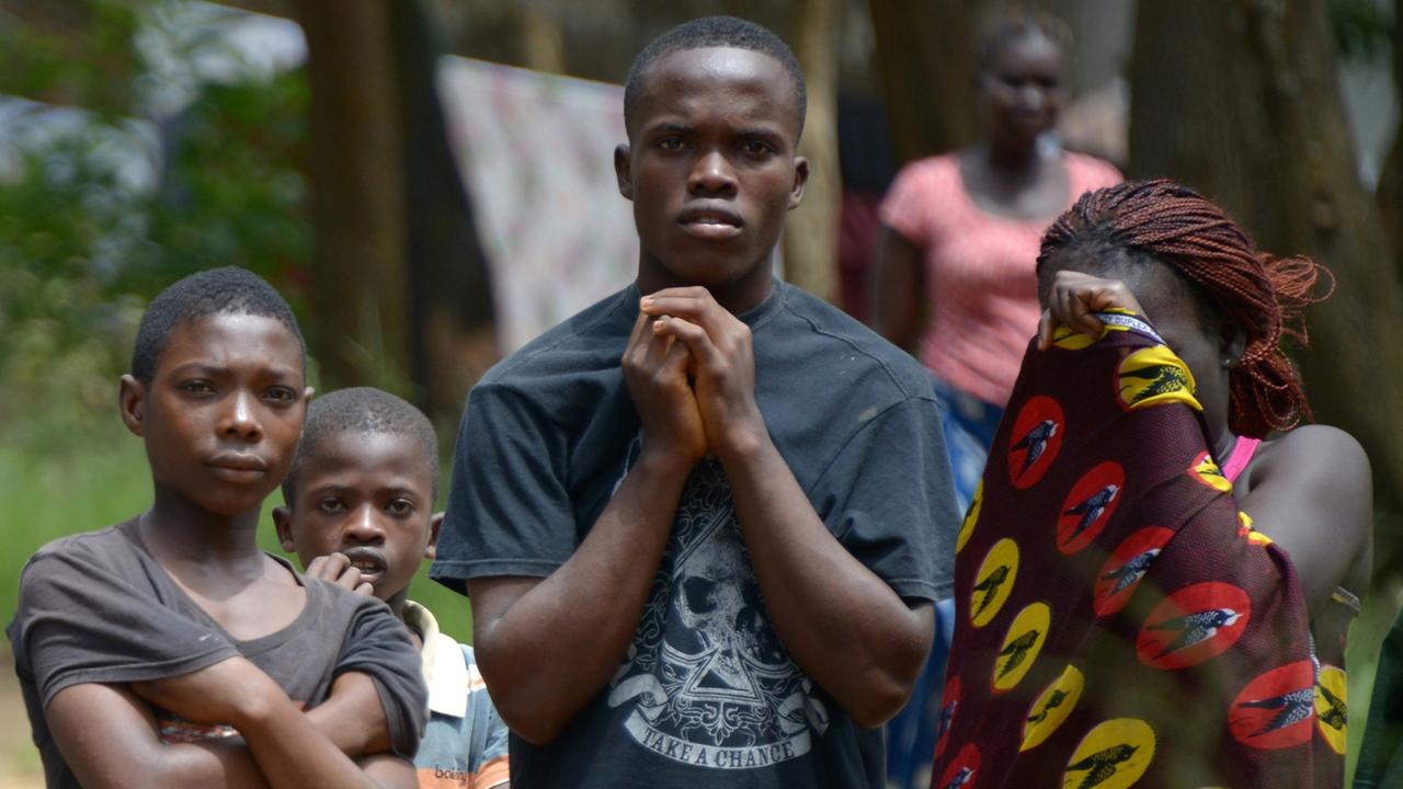 Bewohner eines kleinen Ortes in Liberia Bewohner eines kleinen Ortes in Liberia