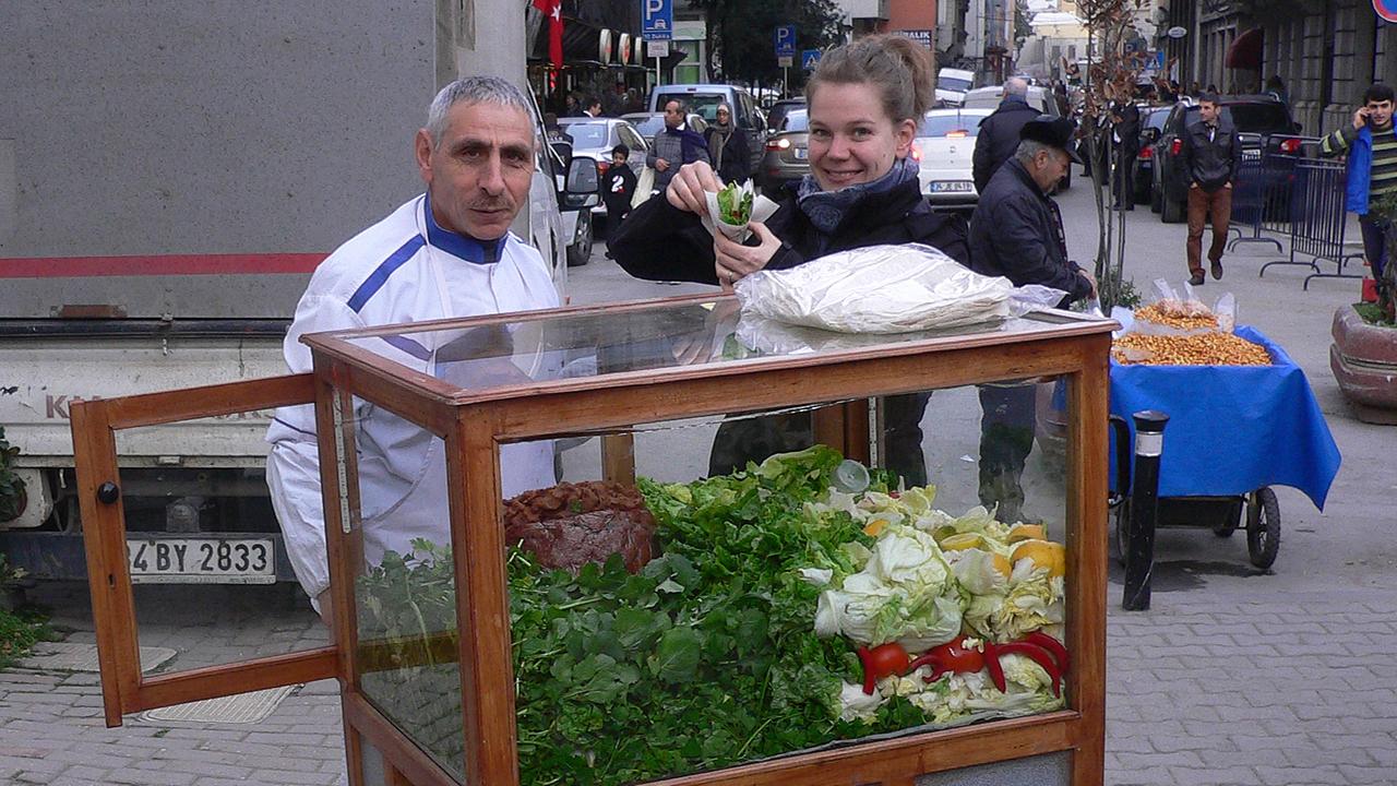 Die Reporterin Luise Sammann in Istanbul. Die Reporterin Luise Sammann in Istanbul.
