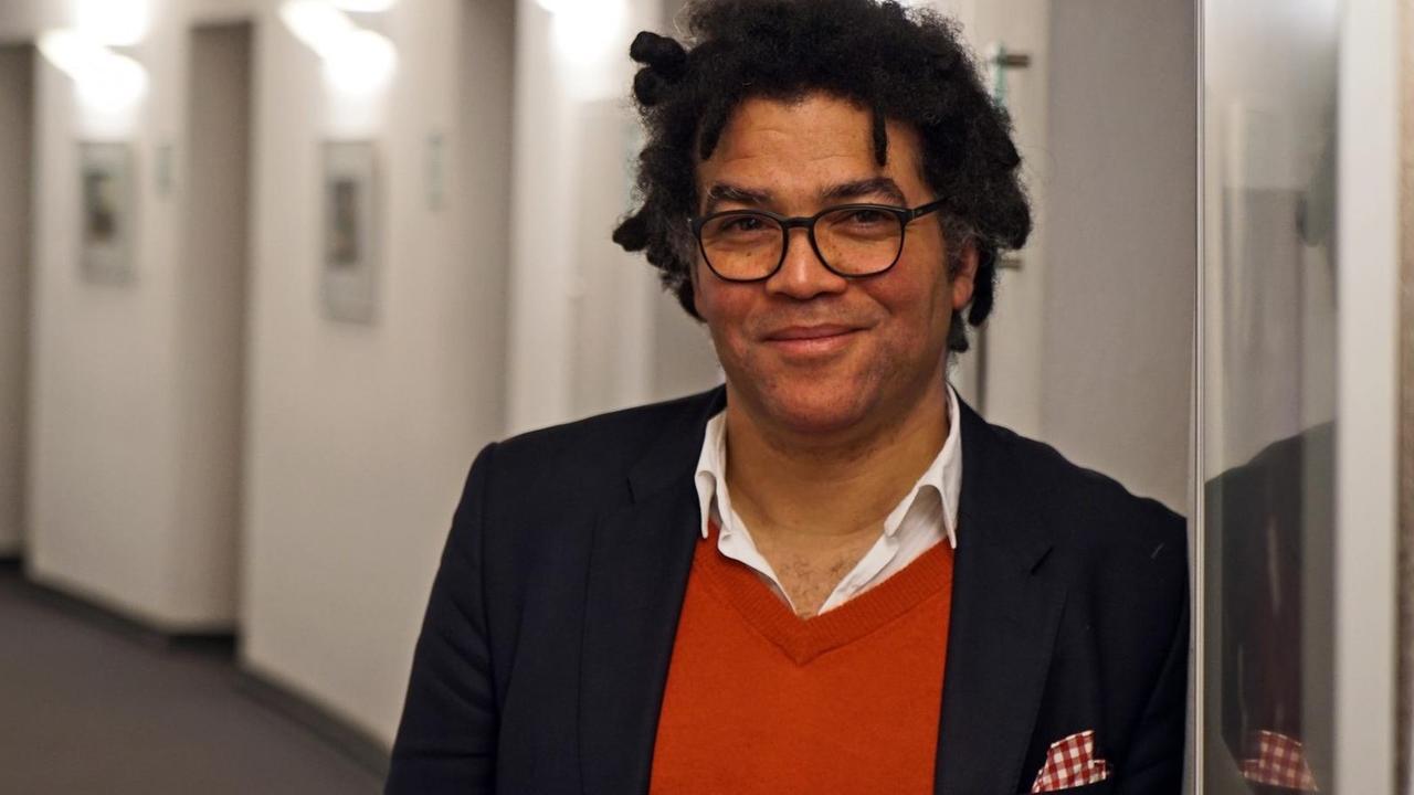 Der "Zeit"-Kulturkorrespondent Ijoma Mangold zu Gast bei Deutschlandfunk Kultur in Berlin. Der "Zeit"-Kulturkorrespondent Ijoma Mangold zu Gast bei Deutschlandfunk Kultur in Berlin.