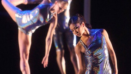 Tänzerinnen am Bayerischen Staatsballett bei der Aufführung von Werken von Merce Cunningham Tänzerinnen am Bayerischen Staatsballett bei der Aufführung von Werken von Merce Cunningham
