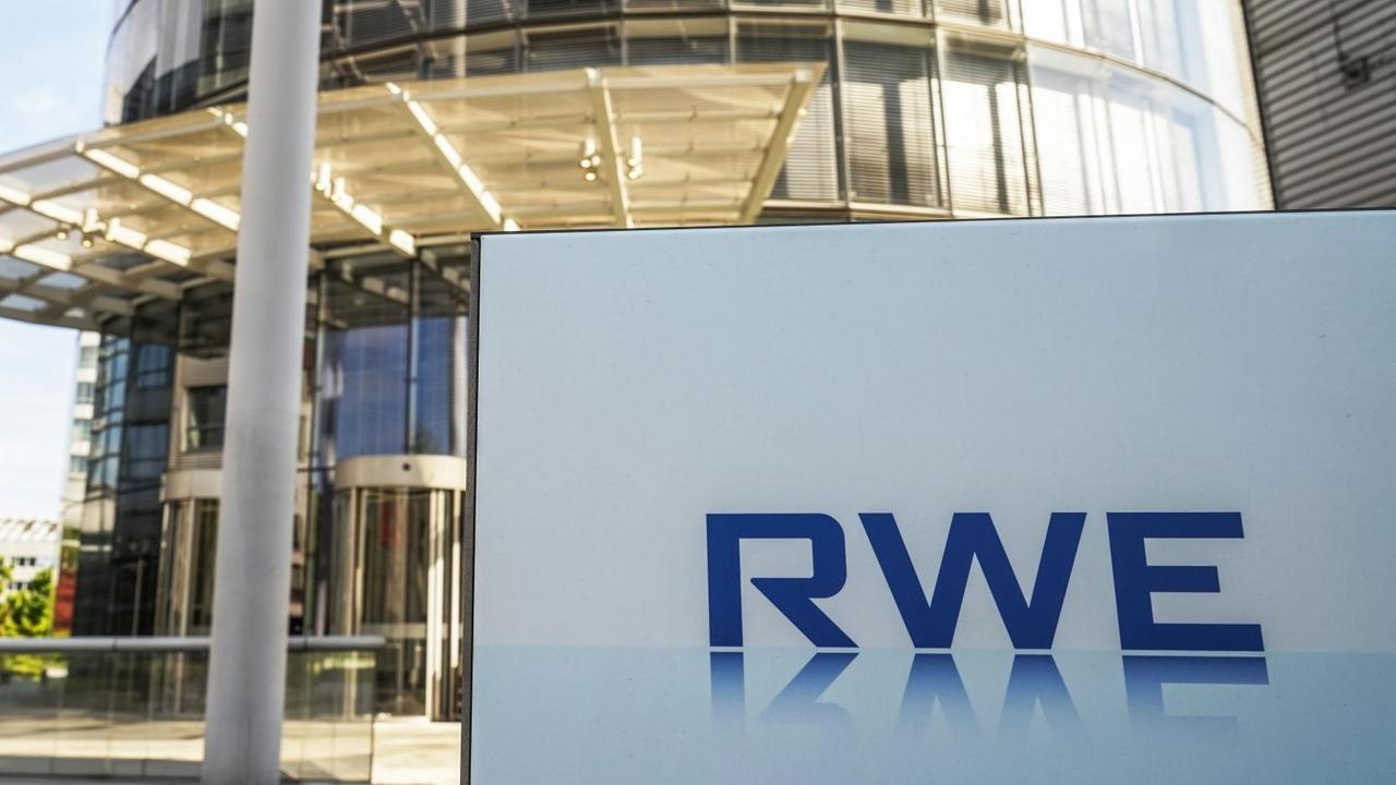 Hauptverwaltung der RWE AG am Opernplatz 1 in Essen.