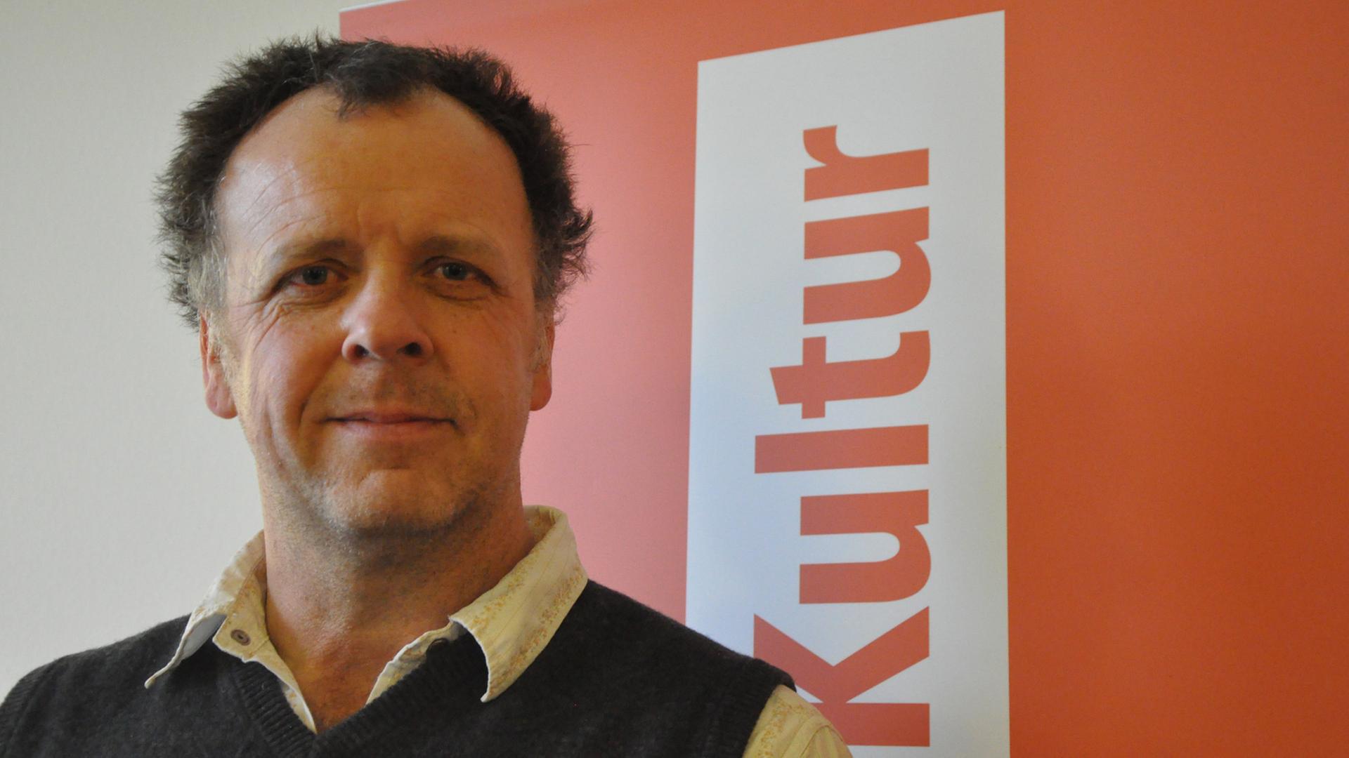 Jörn Klare im Funkhaus von Deutschlandradio Kultur Jörn Klare im Funkhaus von Deutschlandradio Kultur