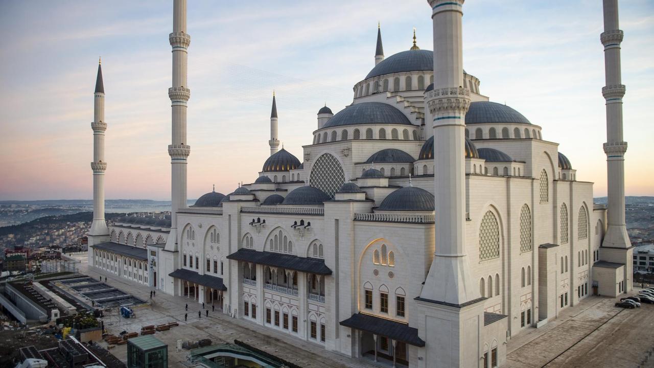 Die Camlica-Moschee in Istanbul Die Camlica-Moschee in Istanbul