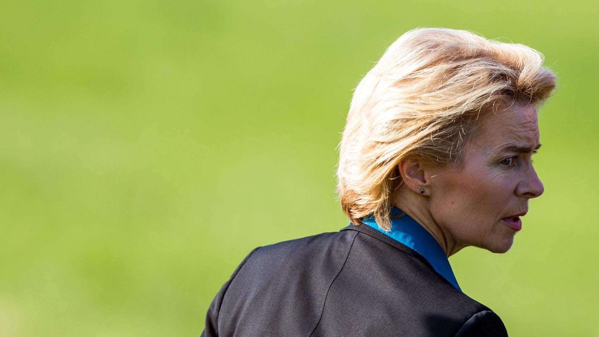 Ursula von der Leyen (CDU), Verteidigungministerin, am 24.06.2019 in Mecklenburg-Vorpommern. Ursula von der Leyen (CDU), Verteidigungministerin, am 24.06.2019 in Mecklenburg-Vorpommern.