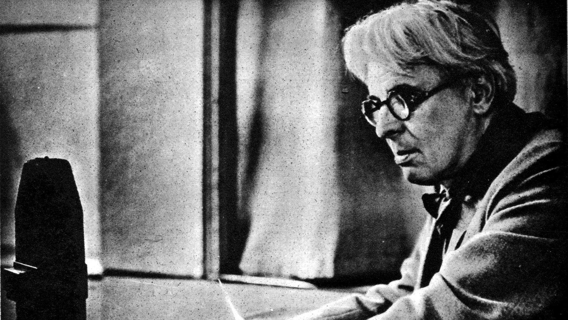 Undatierte Schwarz-Weiß-Aufnahme des irischen Dichters William Butler Yeats aus den 40er-Jahren des vergangenen Jahrhunderts. Undatierte Schwarz-Weiß-Aufnahme des irischen Dichters William Butler Yeats aus den 40er-Jahren des vergangenen Jahrhunderts.