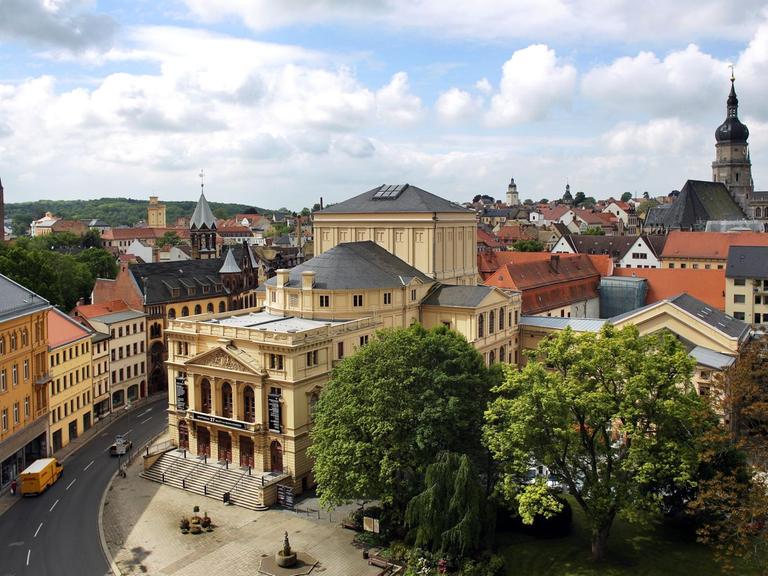 Blick über Altenburg in Ostthüringen: In der Mitte das traditionsreiche Landestheater Altenburg