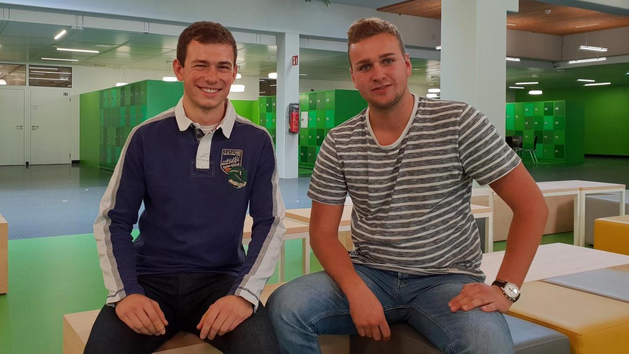 Porträt der Auszubildenden Marius Raff (r.) und Felix Opphold Porträt der Auszubildenden Marius Raff (r.) und Felix Opphold
