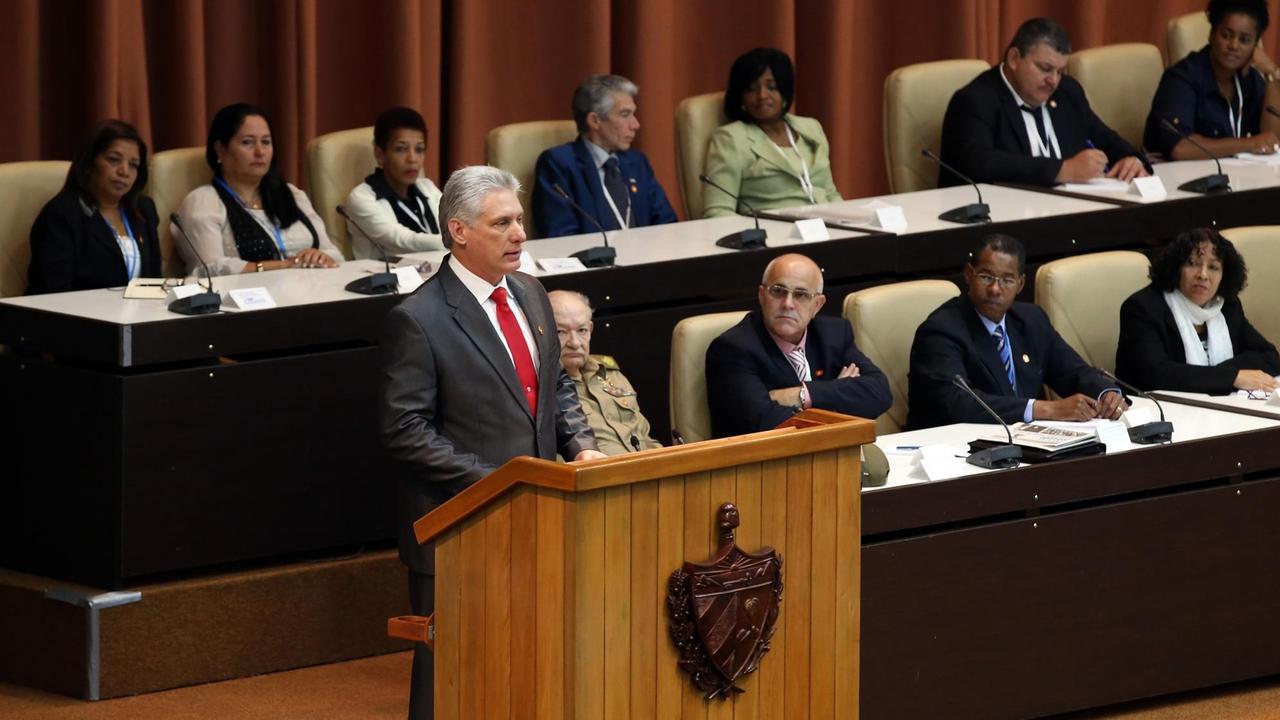 Das Foto zeigt Kubas Präsidenten Miguel Diaz-Canel kurz nach seiner Ernennung.