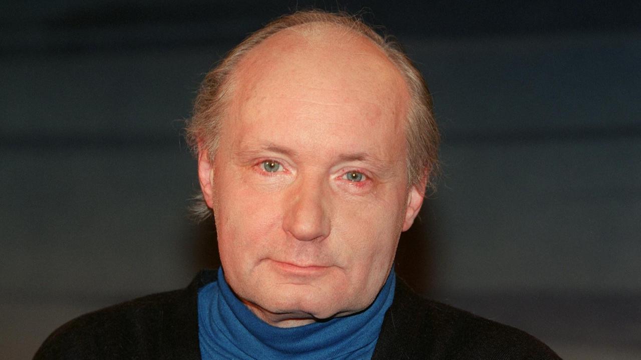 Eugen Drewermann, Theologe und Psychologe, aufgenommen am 08.03.2002 in der ZDF-Sendung "Nachtstudio" in Berlin.
