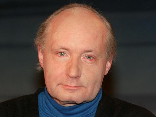 Eugen Drewermann, Theologe und Psychologe, aufgenommen am 08.03.2002 in der ZDF-Sendung "Nachtstudio" in Berlin.
