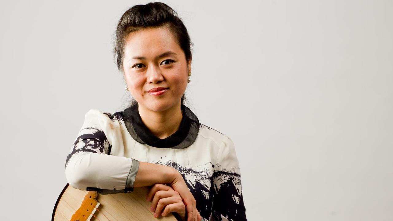 Die chinesische Pipa-Spielerin Weiwei Lan Die chinesische Pipa-Spielerin Weiwei Lan