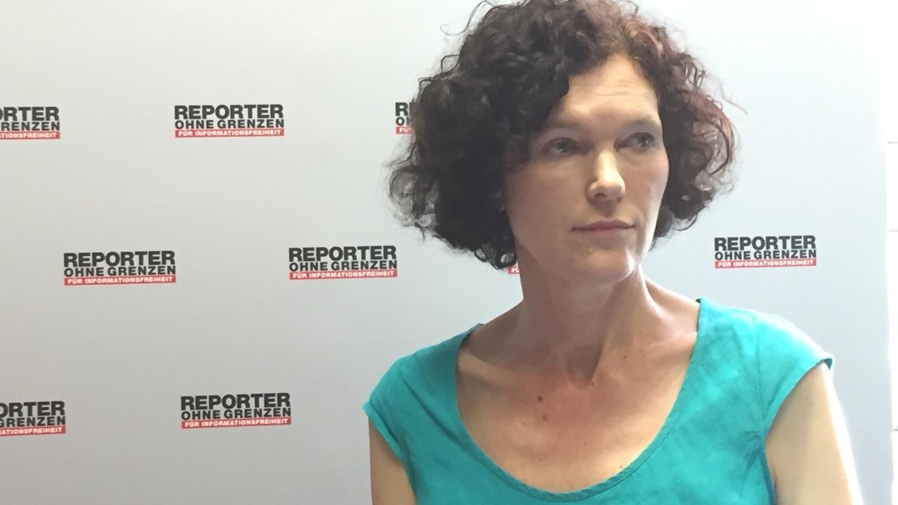 die russische Journalistin Olga Petrova. die russische Journalistin Olga Petrova.