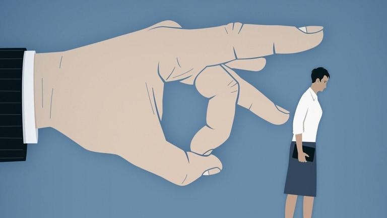 Eine Illustration zeigt eine Hand auf der eine Frau in Geschäftskleidung steht, während über eine zweite mit dem Finger eine Schnipsbewegung andeutet. Eine Illustration zeigt eine Hand auf der eine Frau in Geschäftskleidung steht, während über eine zweite mit dem Finger eine Schnipsbewegung andeutet.