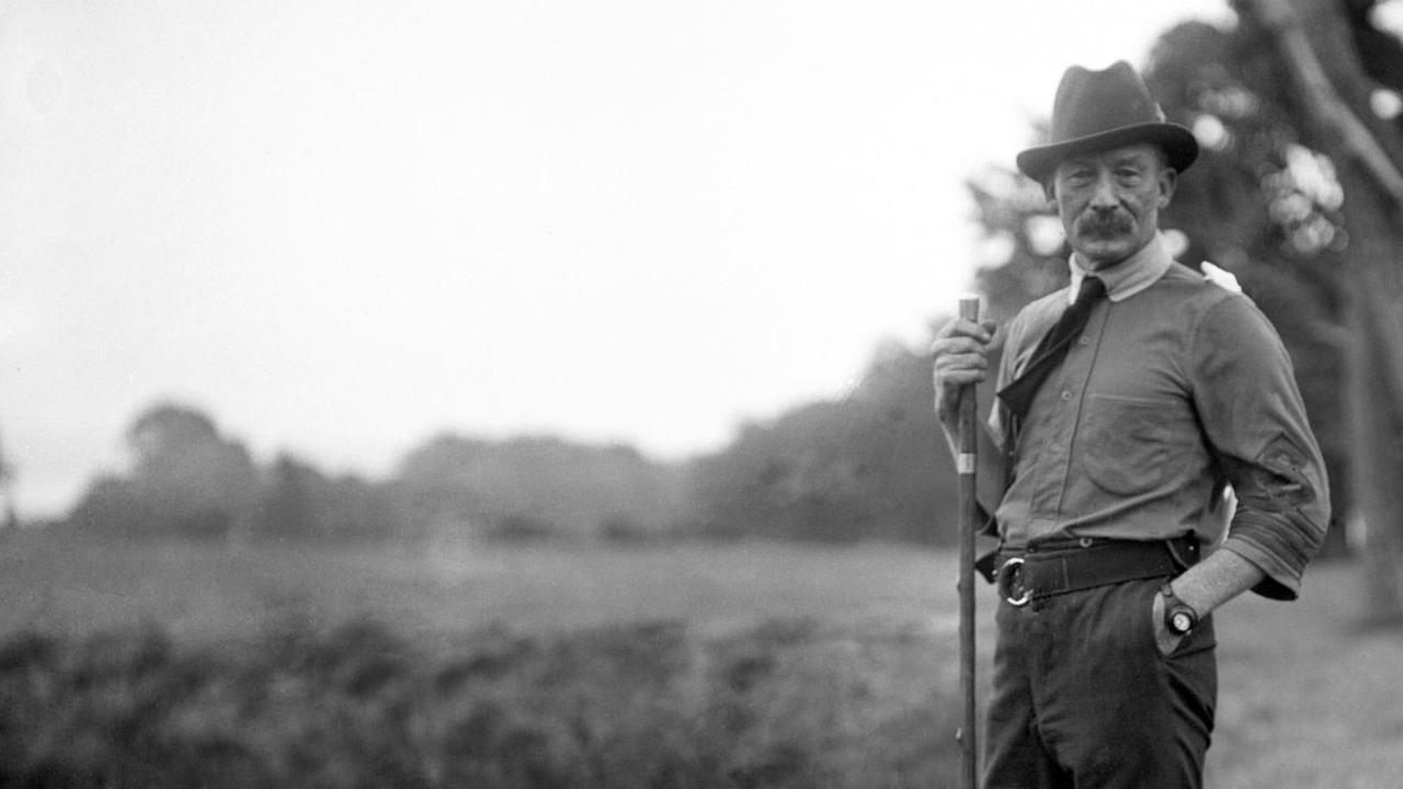 Der Gründer der Pfadfinder, Robert Baden-Powell, im Jahr 1909. Der Gründer der Pfadfinder, Robert Baden-Powell, im Jahr 1909.