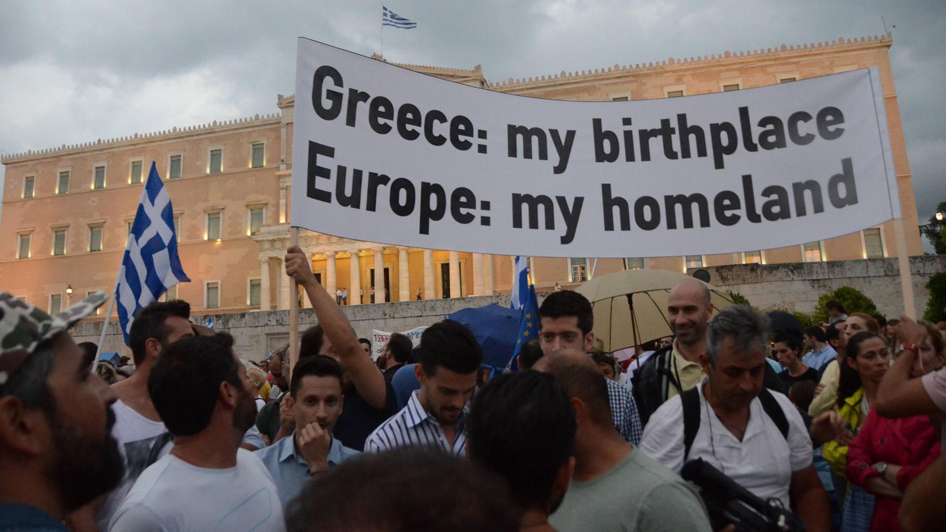 Am 30.6. gab es Demonstrationen in Athen gegen die Politik der europäischen Regierung Am 30.6. gab es Demonstrationen in Athen gegen die Politik der europäischen Regierung