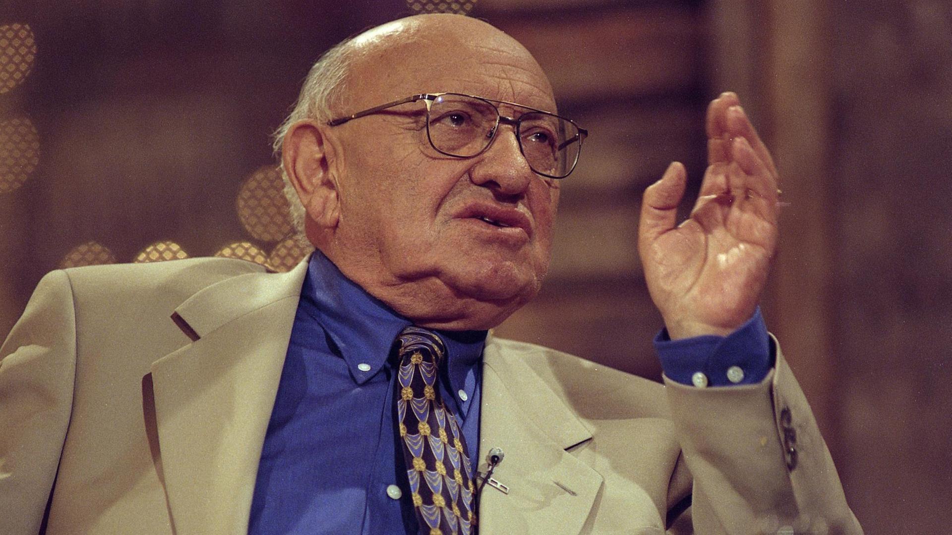Der Literaturkritiker Marcel Reich-Ranicki. Der Literaturkritiker Marcel Reich-Ranicki.
