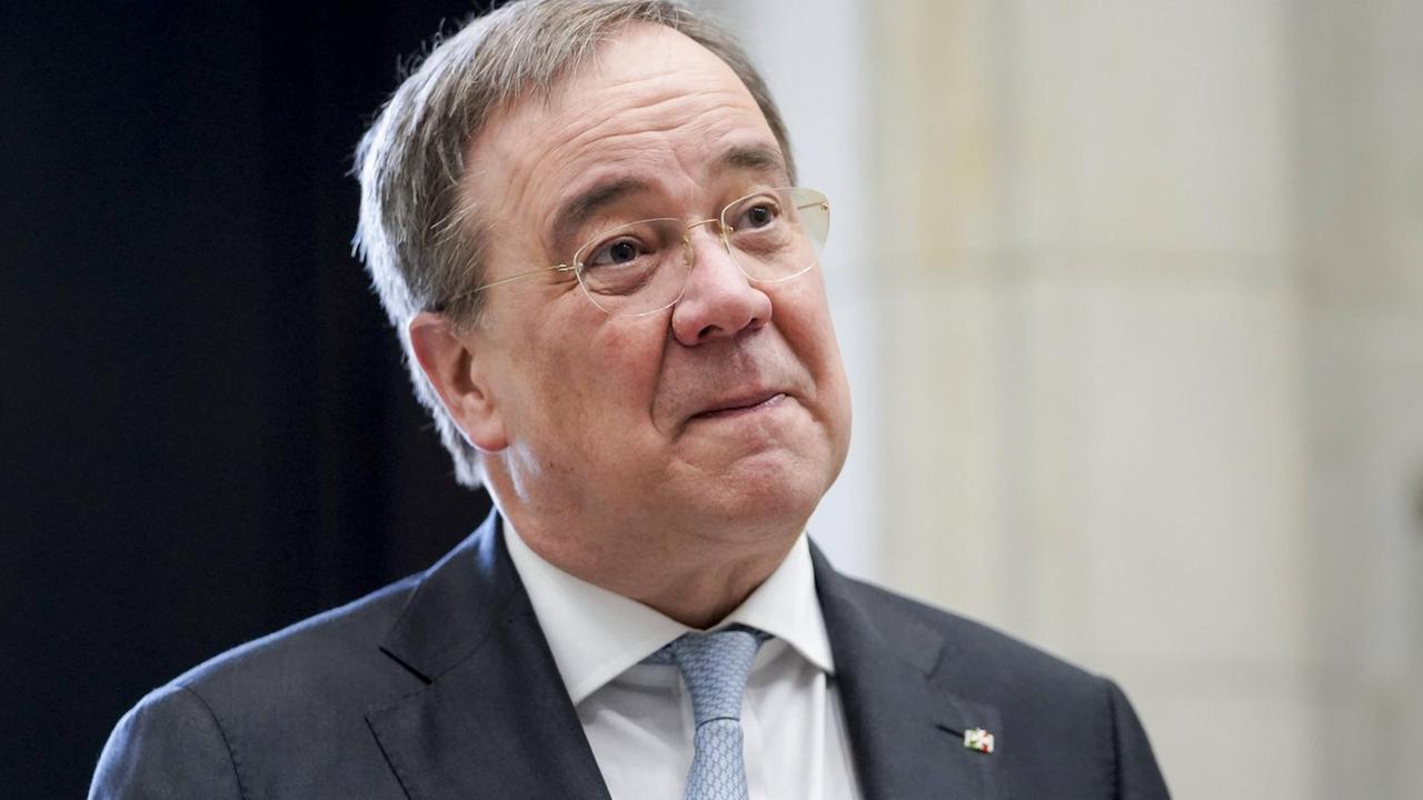Armin Laschet (CDU) der Ministerpraesident von NRW und CDU Vorsitzender im Interview bei der 1002. Sitzung des Bundesrat in Berlin Armin Laschet (CDU) der Ministerpraesident von NRW und CDU Vorsitzender im Interview bei der 1002. Sitzung des Bundesrat in Berlin