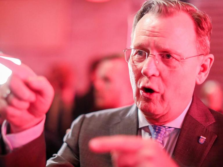 Bodo Ramelow, Ministerpräsident von Thüringen (Die Linken), kommt auf die Wahlparty seiner Partei nach der Landtagswahl in Thüringen.