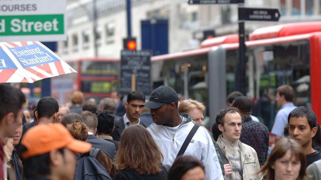 Multikulturelles Treiben auf den Straßen Londons. Multikulturelles Treiben auf den Straßen Londons.