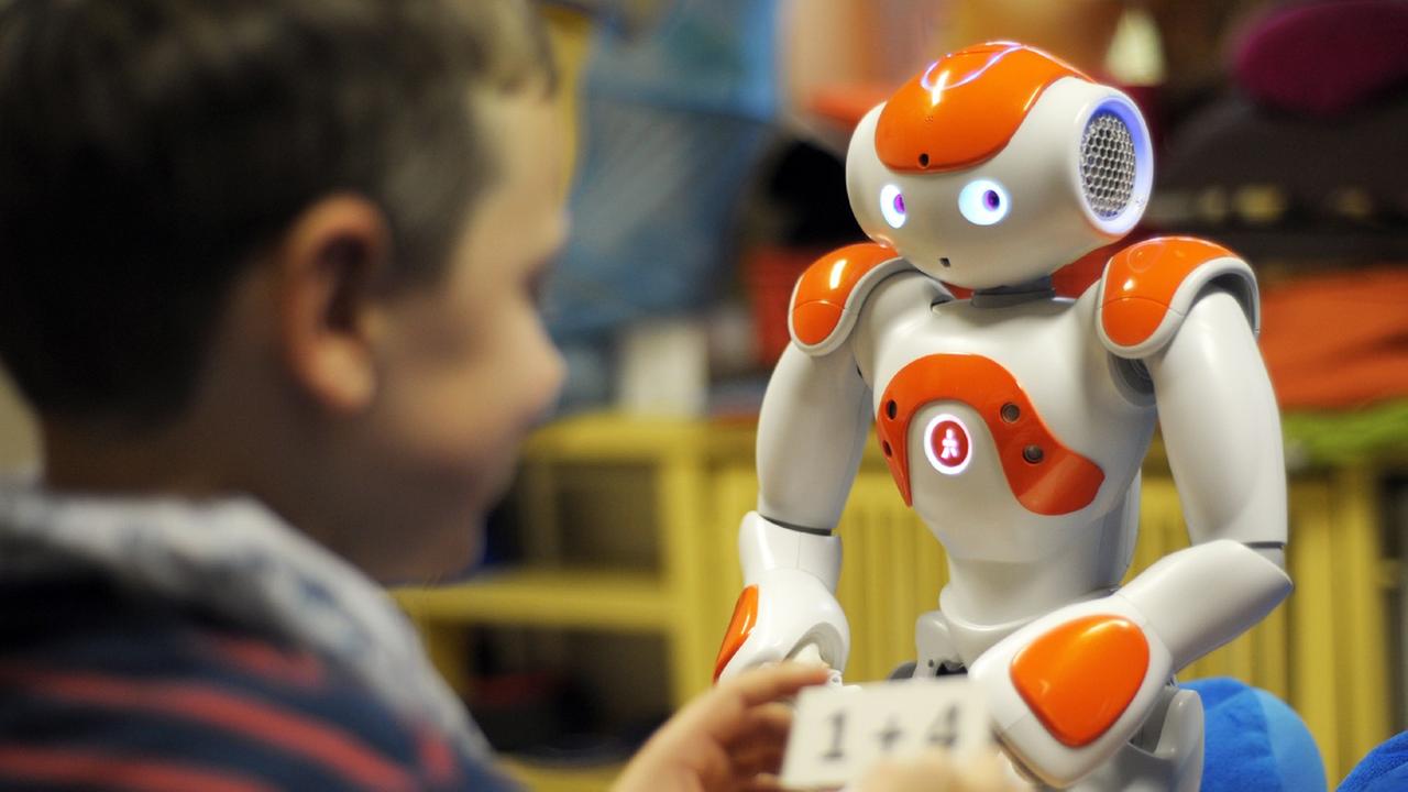 Ein Roboter, der Mathe und Yoga kann. Ein Roboter, der Mathe und Yoga kann.