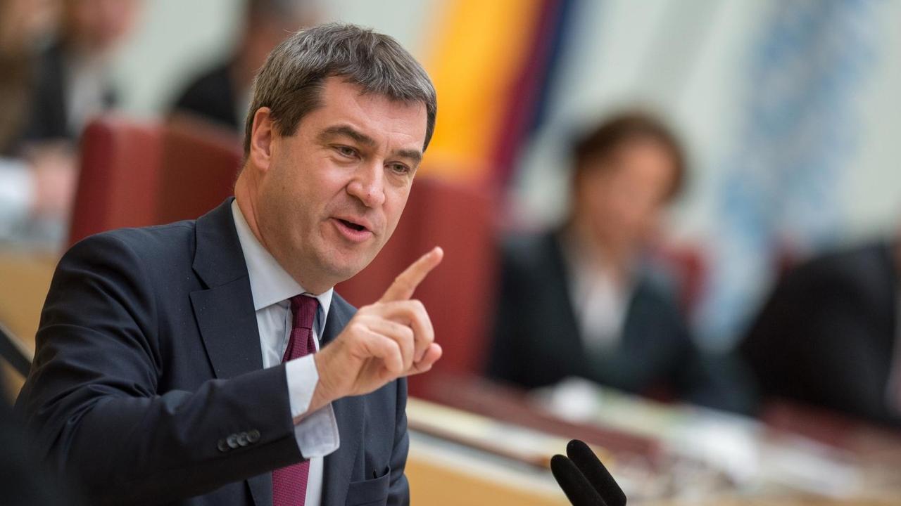 Bayerns Finanzminister Markus Söder (CSU) während einer Plenarsitzung im bayerischen Landtag in München. Bayerns Finanzminister Markus Söder (CSU) während einer Plenarsitzung im bayerischen Landtag in München.