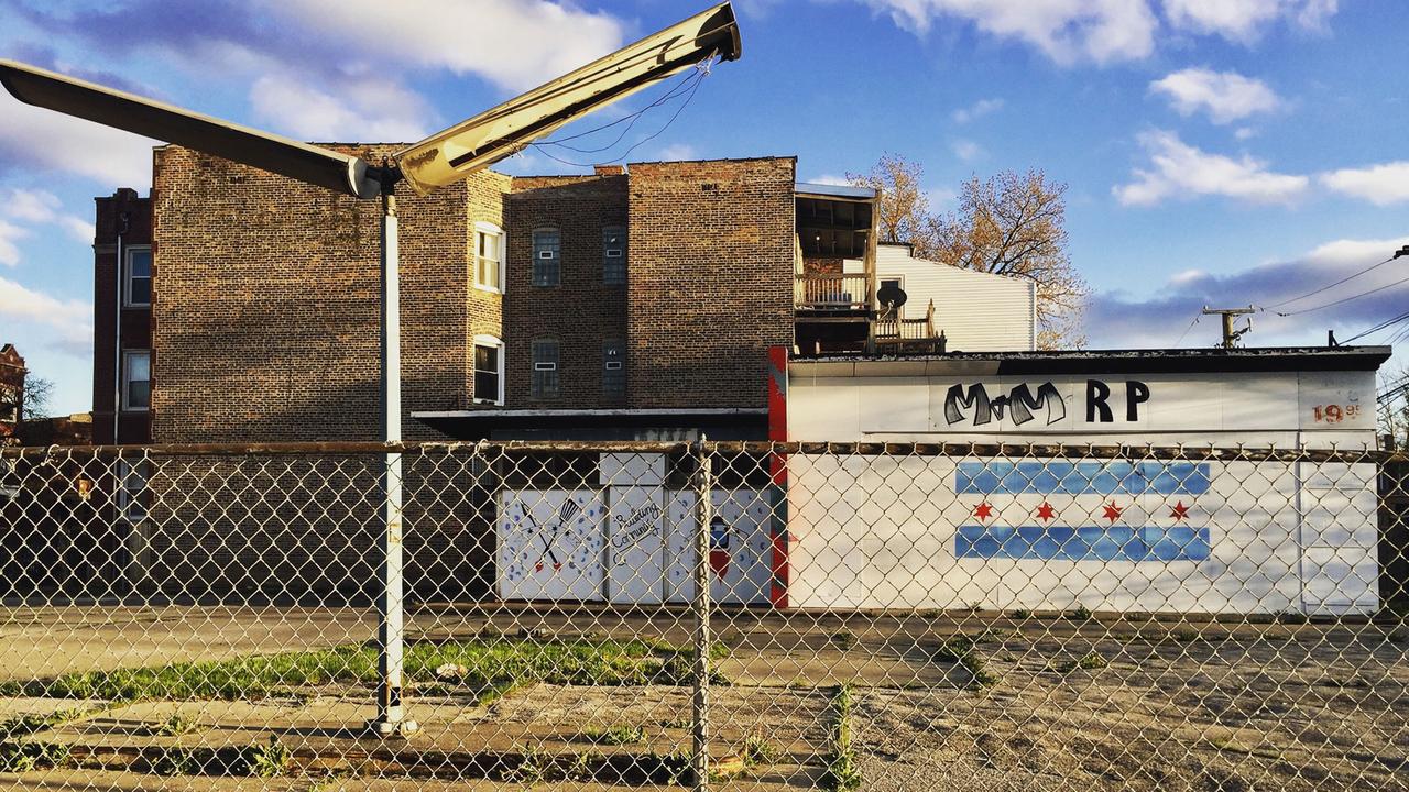 In der "South Side" von Chicago stehen viele Marode Häuser. Hier auch eines mit Grafitti. In der "South Side" von Chicago stehen viele Marode Häuser. Hier auch eines mit Grafitti.